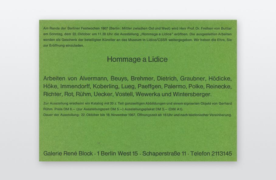 Einladungskarte aus dem Archiv von René Block. Schwarze Schrift auf grünem Karton: Hommage a Lidice, Galerie René Block Berlin