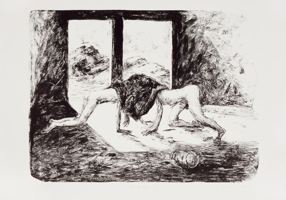 Schwarz-weiße Lithografie, die zwei menschliche Figuren zeigt, die sich auf allen vieren gegenüber stehen als würden sie kämpfen. Die Köpfe der Figuren stecken unter einem Tuch. Die Szene wirkt dramatisch und expressiv, mit kräftigen, fast skizzenhaften Linien und dunklen Schraffuren. Die Komposition vermittelt Bewegung und emotionale Intensität.