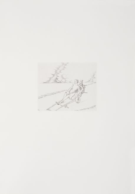 Radierung von Vivienne Shark-LeWitt. Zeichnung einer Frau, die mit zwei Katzen in einem kleinen Ziehwagen sitzt. Im Hintergrund sind Wolken angedeutet