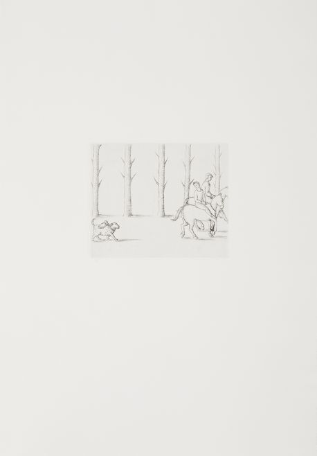 Radierung von Vivienne Shark-LeWitt. Zeichnung von einem Paar, das auf Pferden durch den Wald reitet, hinter ihnen reitet ein Vogel auf einem Hund