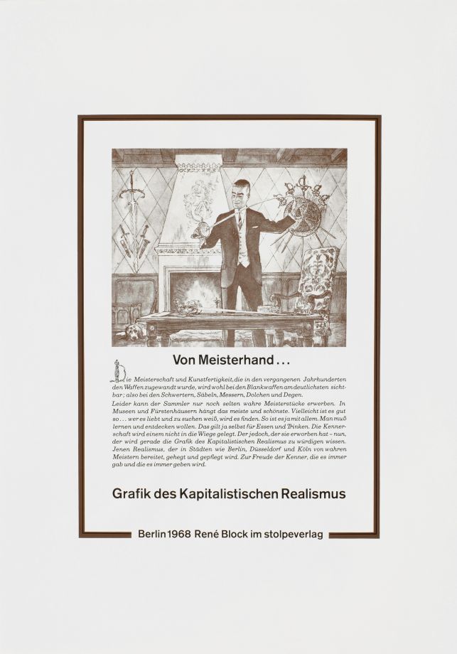 Vorsatzblatt gestaltet von René Block im Stil einer Werbeanzeige aus den 1960er Jahren. Dunkelbraun auf beigem Karton. Eine Zeichnung, die einen Mann im Anzug in einem altmodisch-luxeriösen Wohnzimmer zeigt. Darunter steht: Von Meisterhand … Grafik des Kapitalistischen Realismus. Berlin 1968 René Block im stolpeverlag, und ein längerer Text.