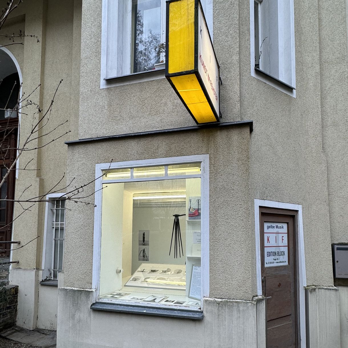 KIF – Kunst im Fenster in der Schaperstraße 11, Berlin